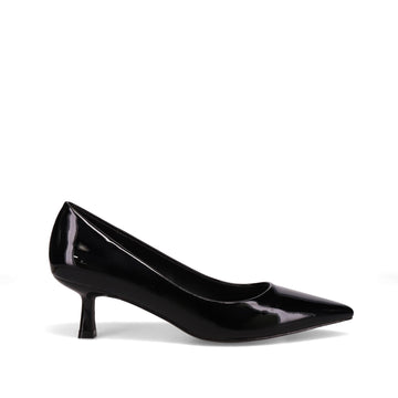 Wearing a Pump in Winter: How to Style Women’s Pumps Through the Cooler Months