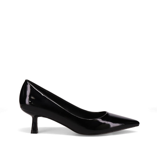 Wearing a Pump in Winter: How to Style Women’s Pumps Through the Cooler Months