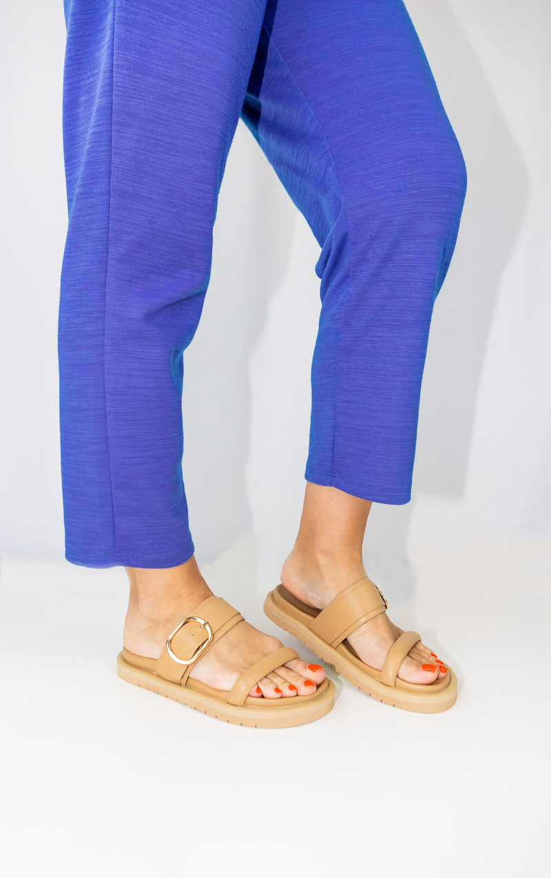 Inniu Catwalk Vision Flat Sandal Tan